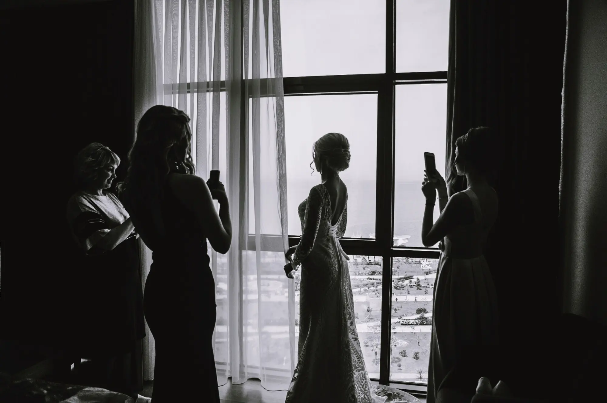 Technology & Weddings: Livestreams, Apps & Social