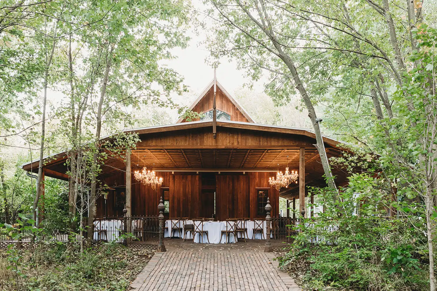 Ep. #008 - 2019 Wedding Trends