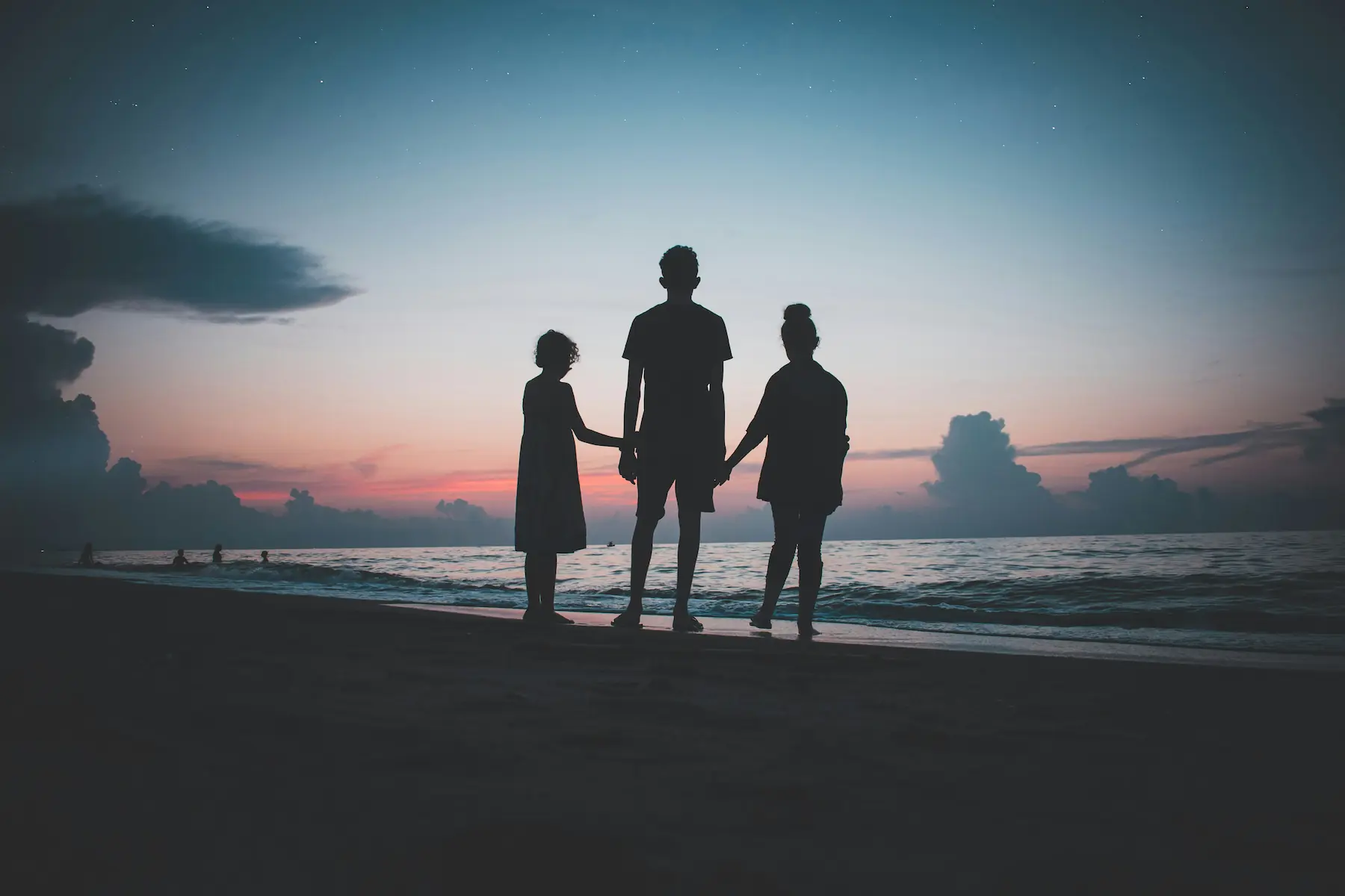 Ep. #028 - Awkward Family Photo Situations and Group Photo Faux Pas
